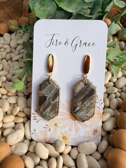 Neutral Abstract Dangle