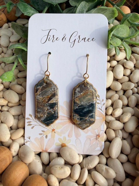 Neutral Abstract Dangle